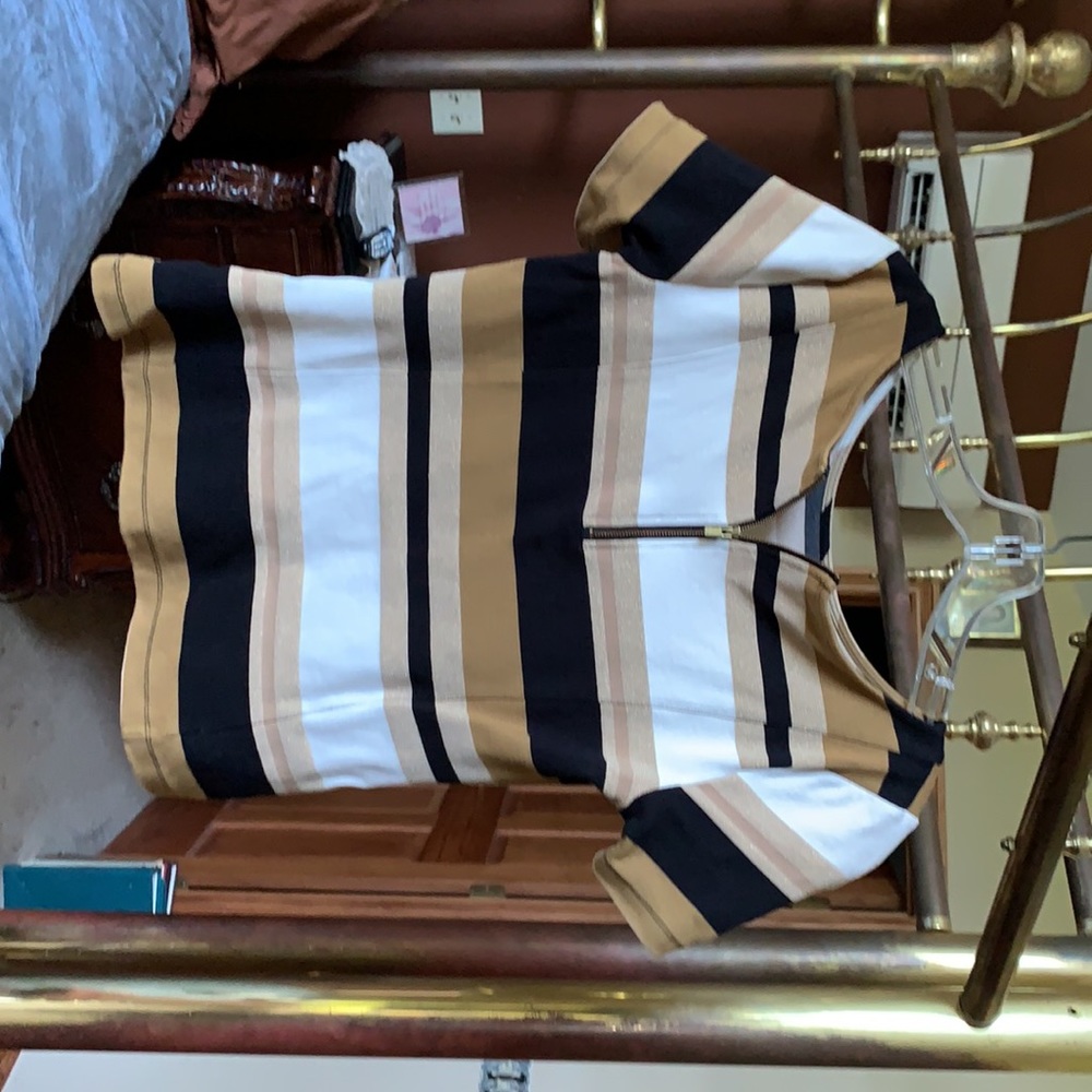 Zip back tee - Picture 3 of 3